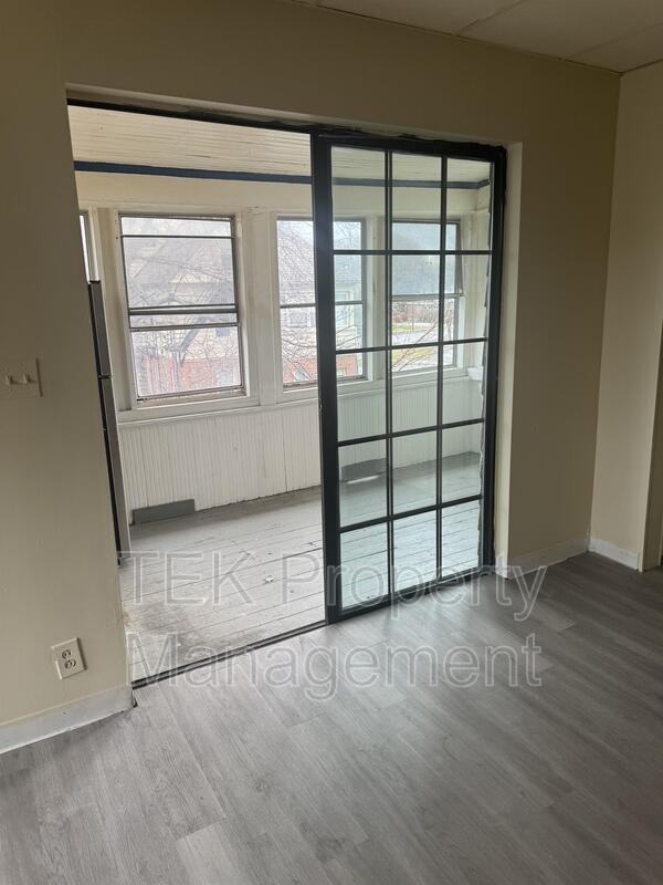 26 Augustine St #UP - Photo 6 of 11