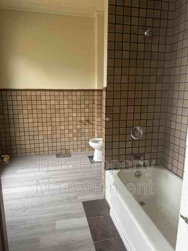 26 Augustine St #UP - Photo 7 of 11