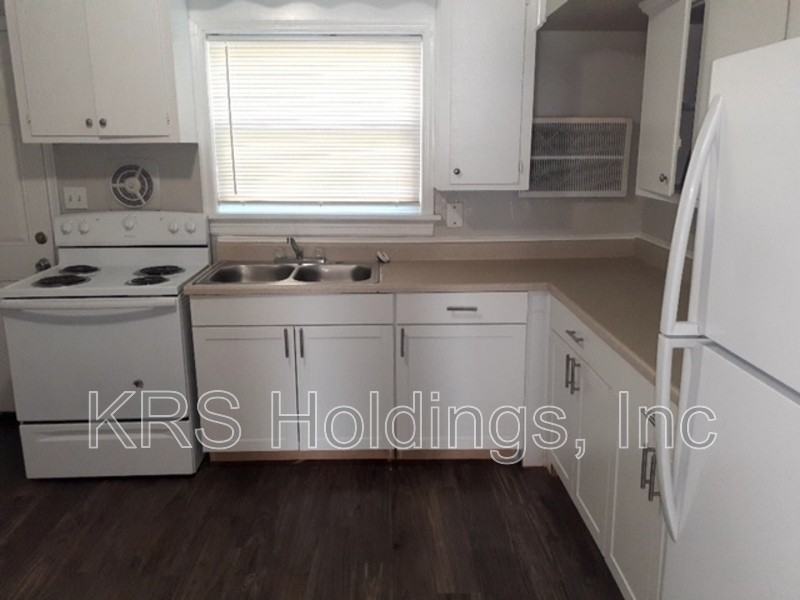 5406 Remuda Dr - Photo 6 of 10