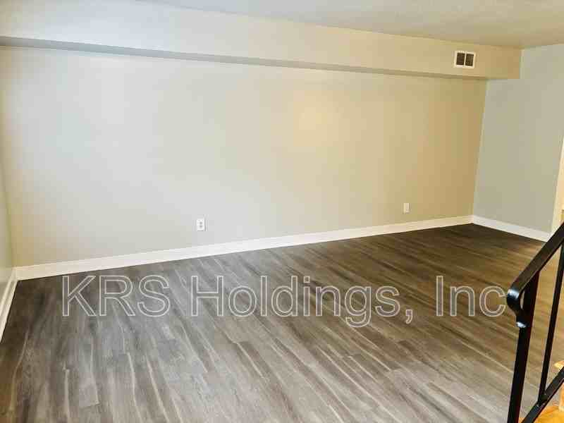 5226 Goolsby Ct - Photo 3 of 9