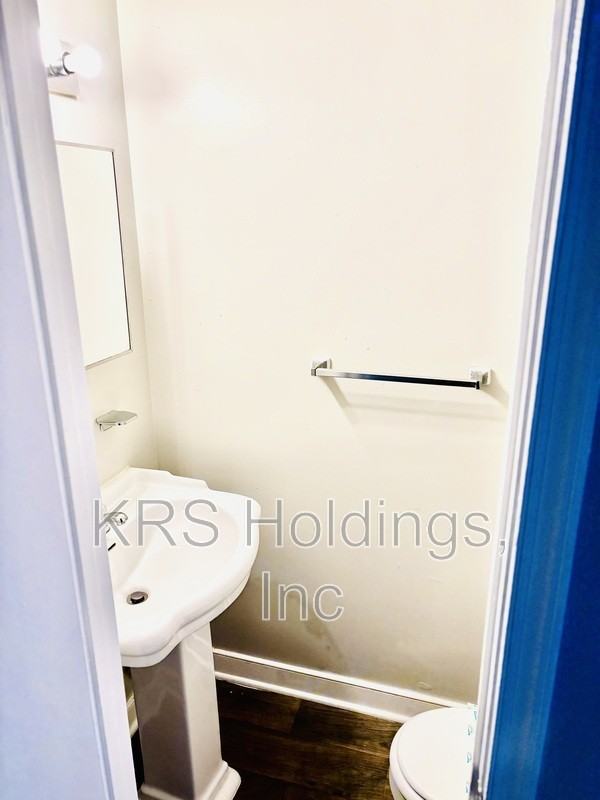 5226 Goolsby Ct - Photo 4 of 9