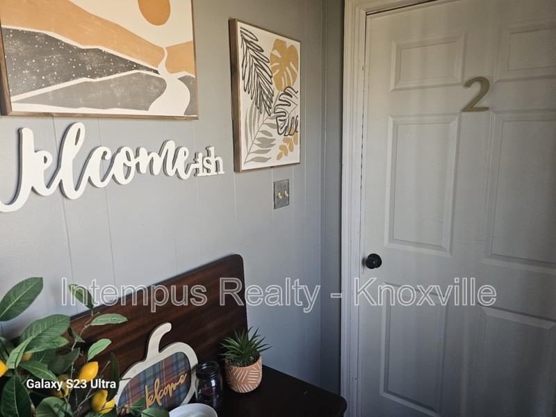 2403 Howard St #2 - Photo 5 of 20