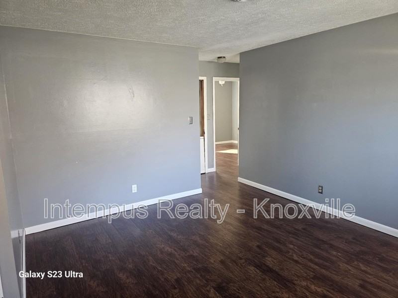 2403 Howard St #2 - Photo 6 of 20