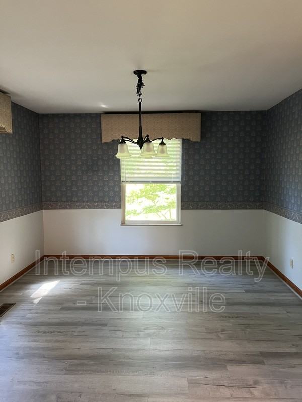 5801 Ridgewood Rd - Photo 7 of 46