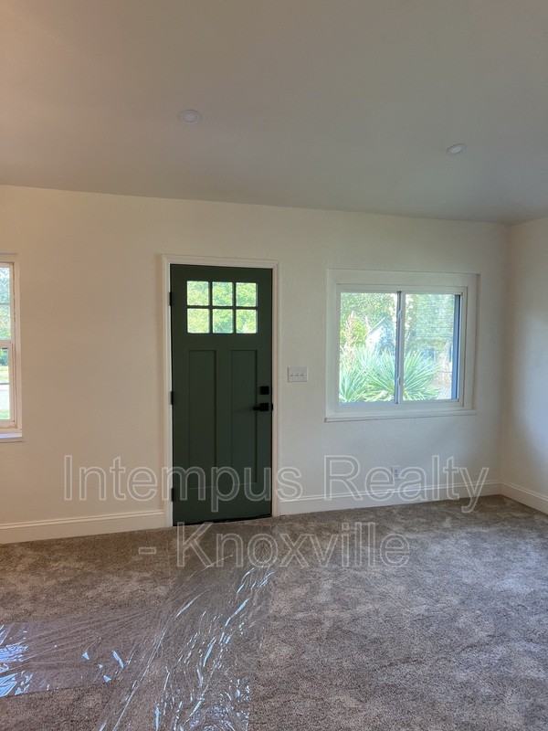 1712 Vada Cir - Photo 2 of 25