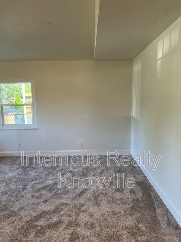 1712 Vada Cir - Photo 4 of 25