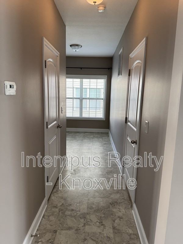 2415 Flannery Way - Photo 7 of 35