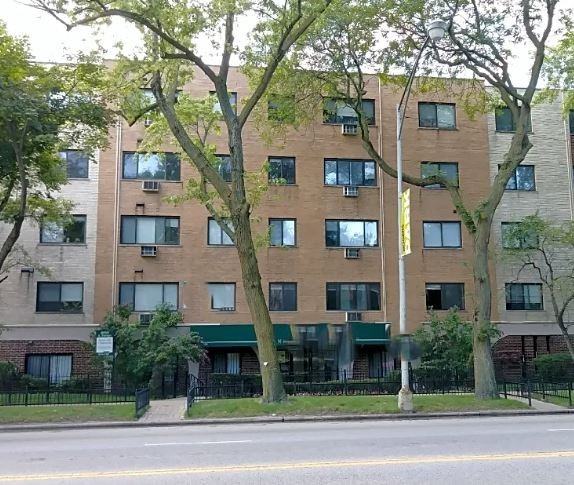 W Lunt Ave & N Sheridan Rd - Photo 6 of 7