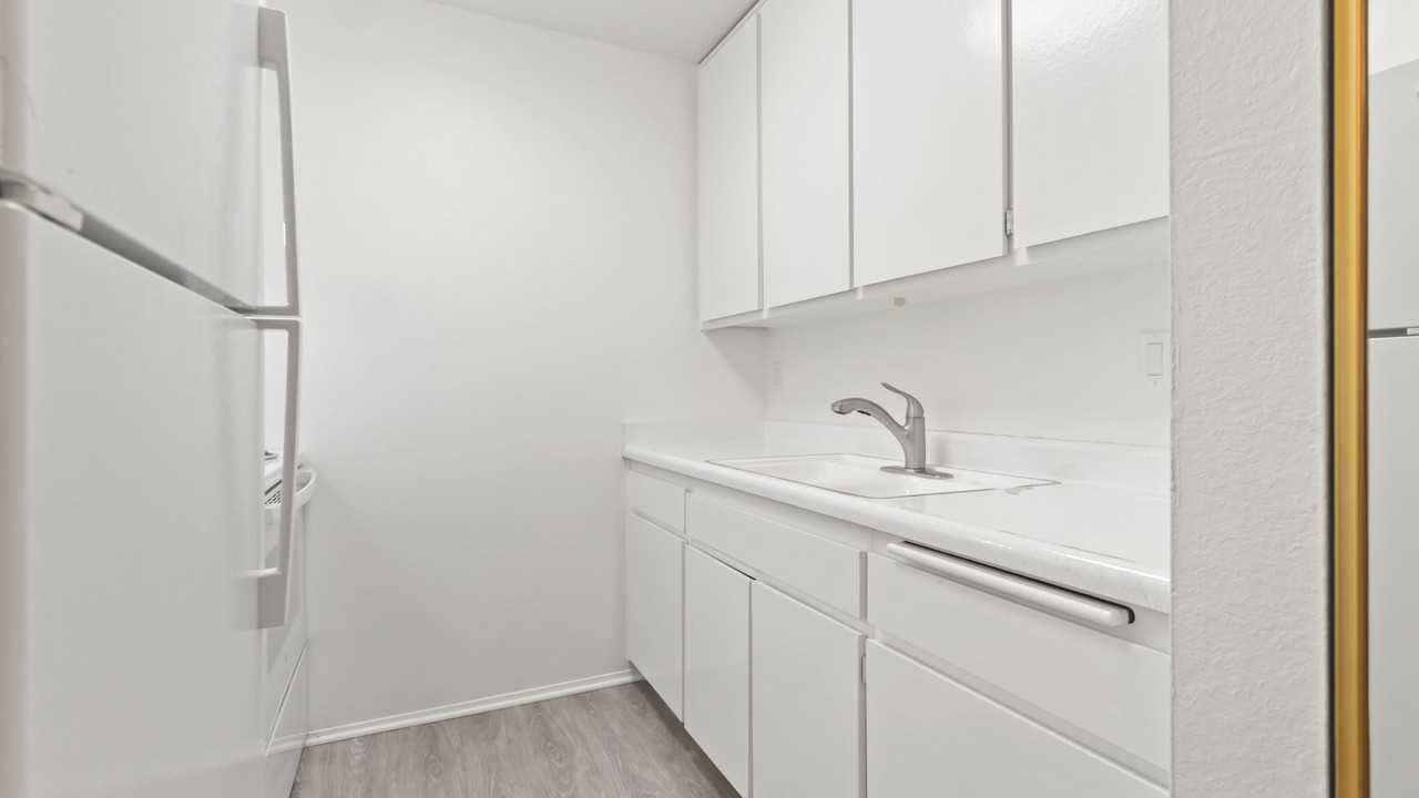 4841 Parks Ave - Photo 4 of 12