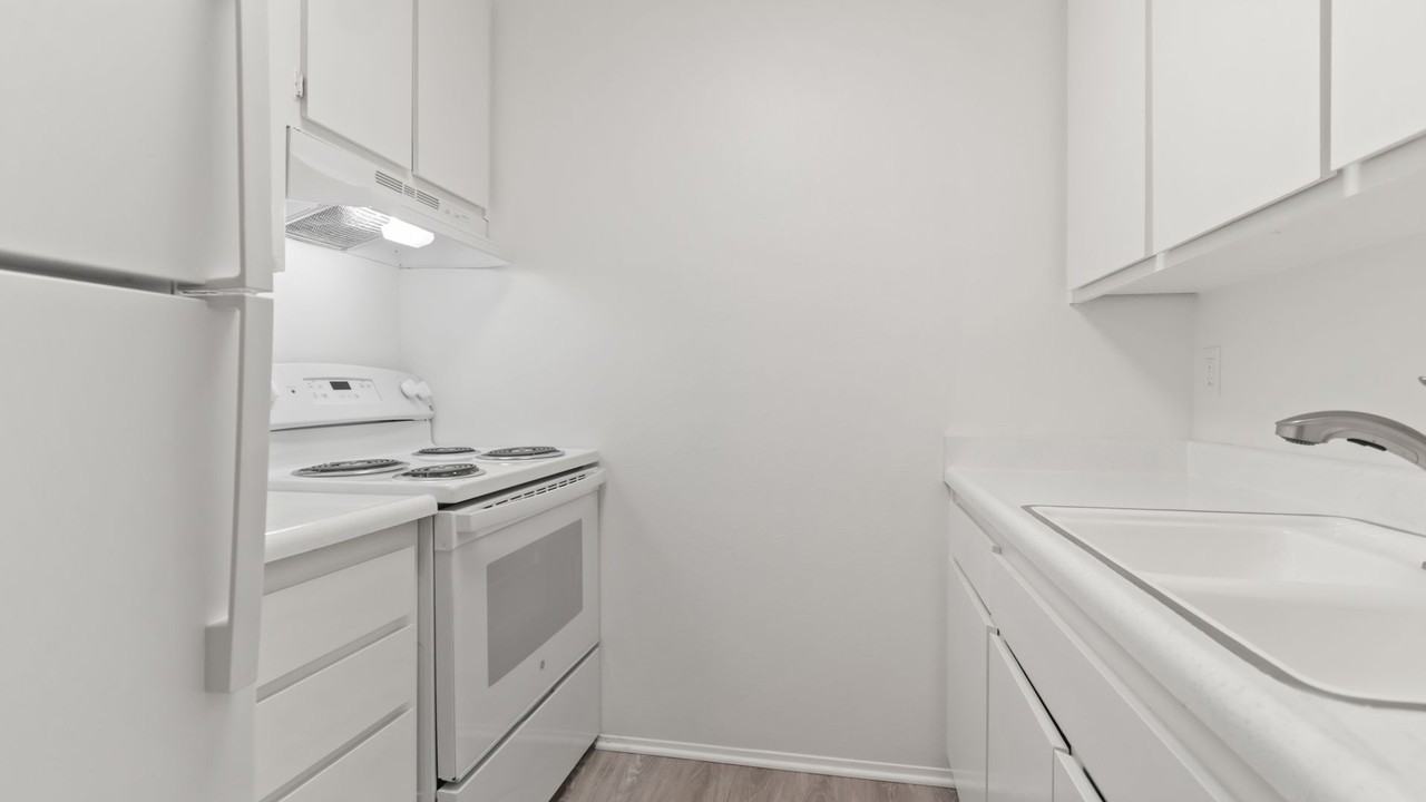 4841 Parks Ave - Photo 5 of 12