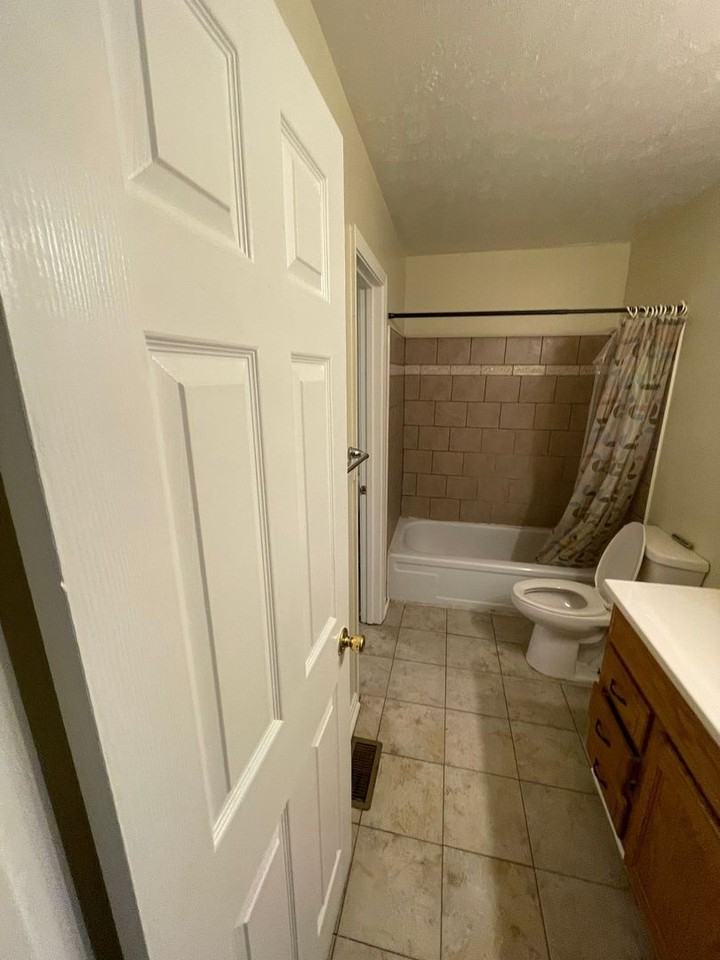 Peabody Lane - Photo 5 of 11