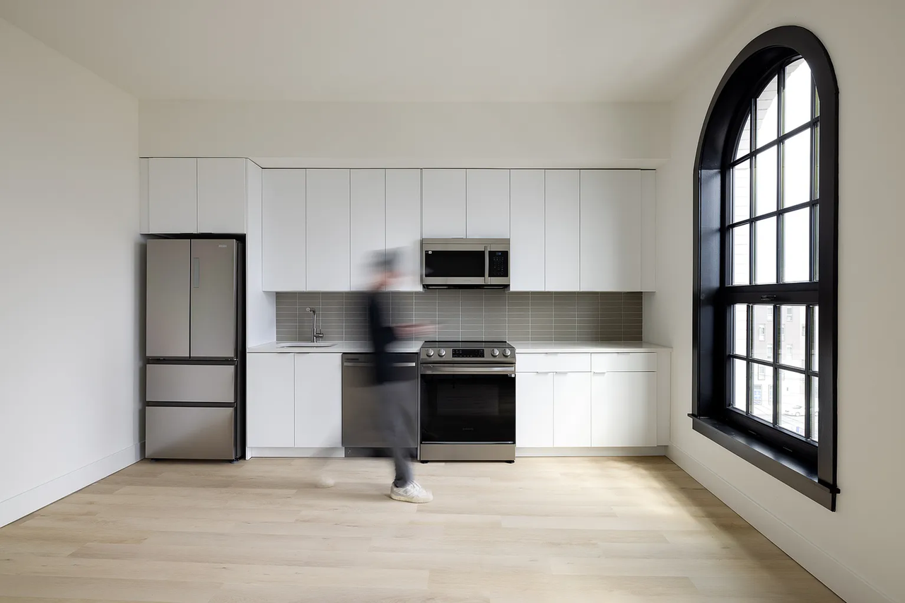 2654 Coral St - Photo 4 of 50