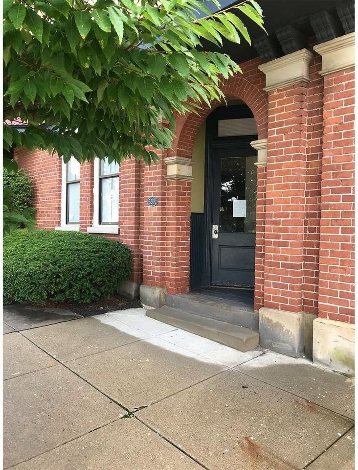 Gilbert - Photo 4 of 10