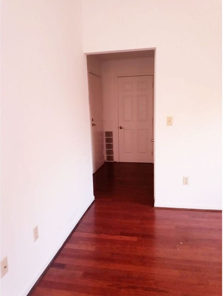 Gilbert - Photo 6 of 10