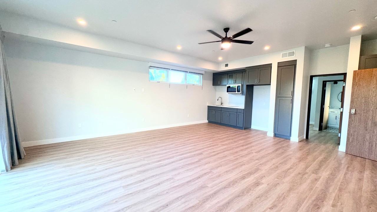 139-41 Almond St. - Photo 4 of 25