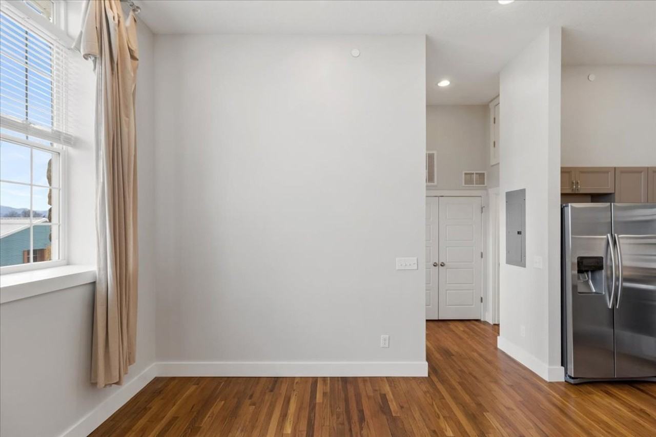 Cornerstone on Bailey - Photo 6 of 50