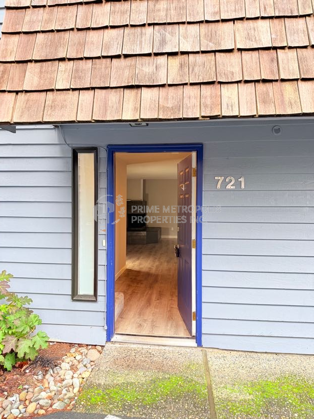 721 141st Ln SE Bellevue WA 98007 SCZ - Photo 2 of 21