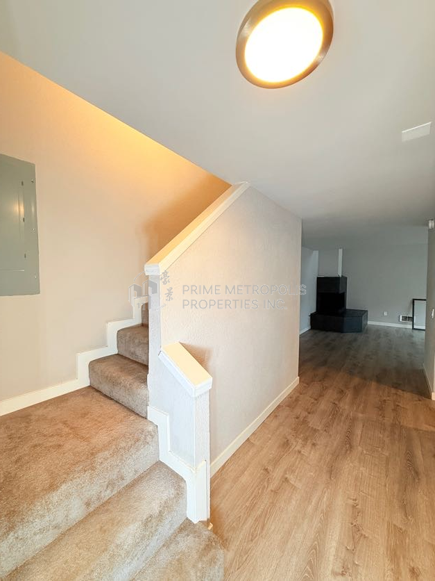 721 141st Ln SE Bellevue WA 98007 SCZ - Photo 3 of 21