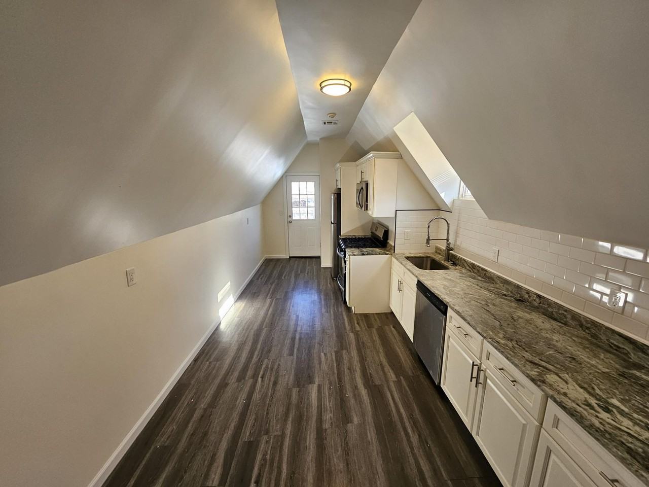 36 Bellevue Ave - Photo 5 of 10