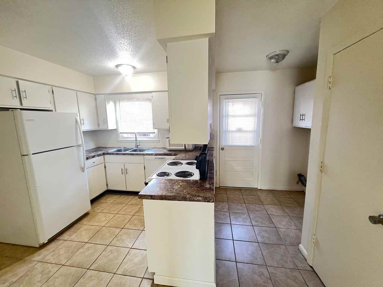 4805 Little River Rd - Photo 7 of 16