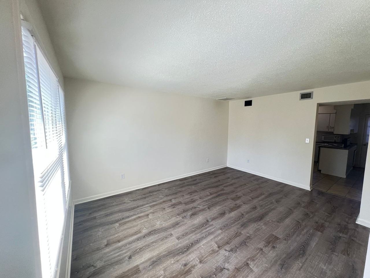 4805 Little River Rd - Photo 6 of 16