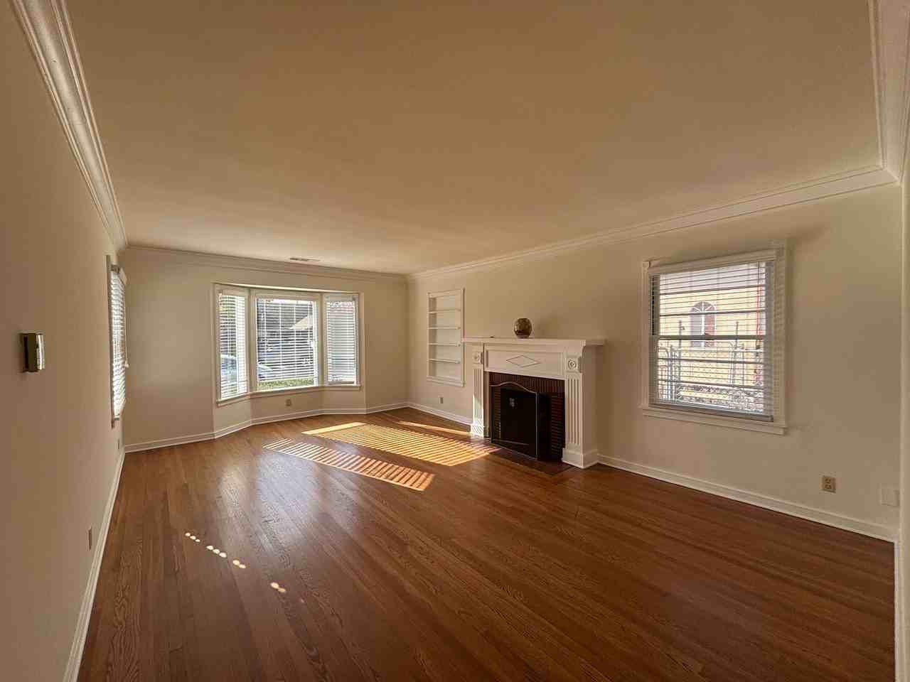 3633 Revere Ave - Photo 4 of 22