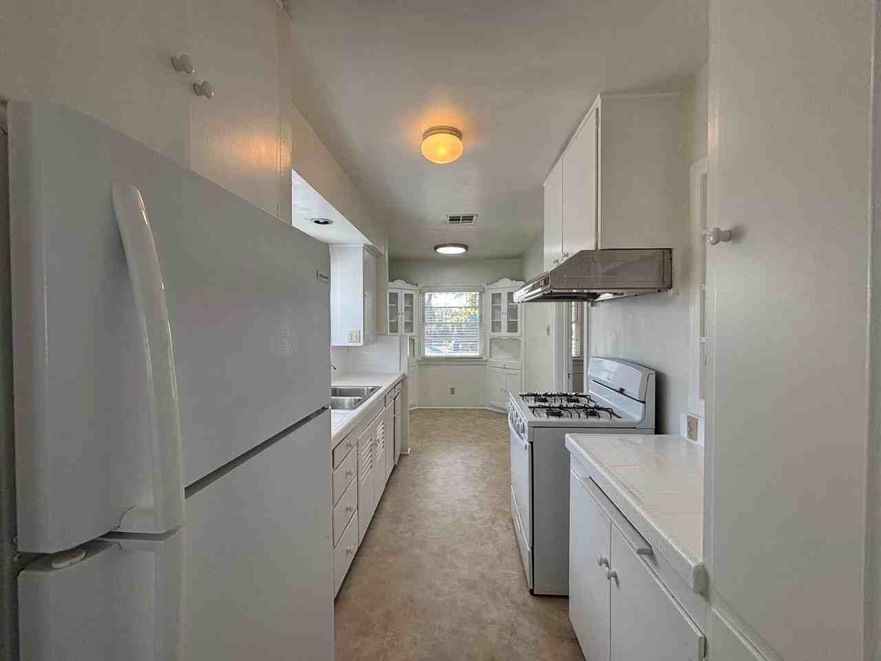 3633 Revere Ave - Photo 7 of 22