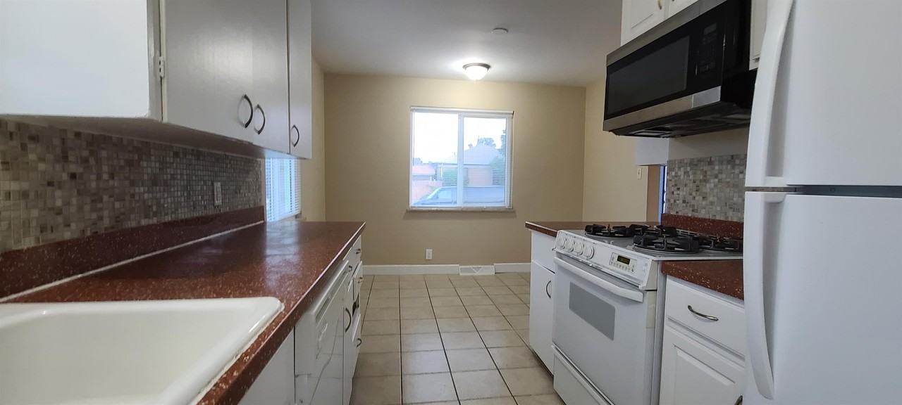 6415 East 36th Avenue - Photo 5 of 14