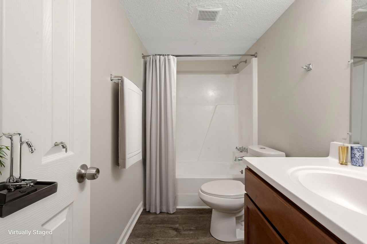 Lansdale Crossing Apartments - Photo 6 of 37