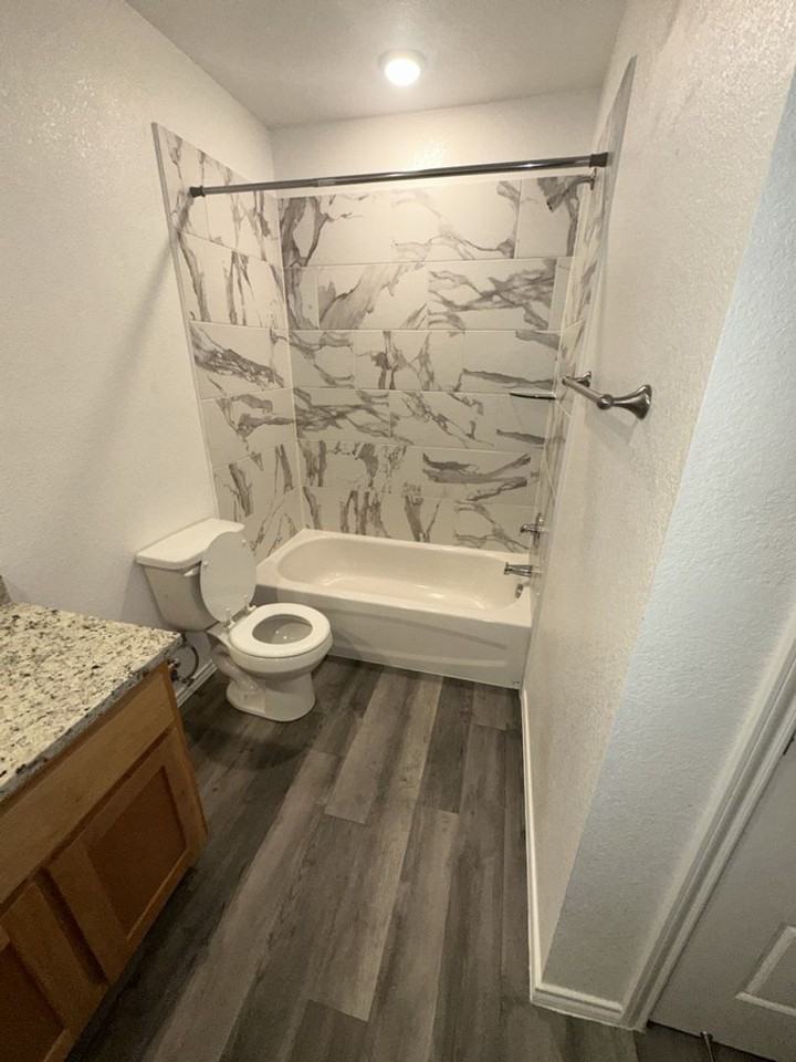 711 Kimble Dr #B - Photo 5 of 9