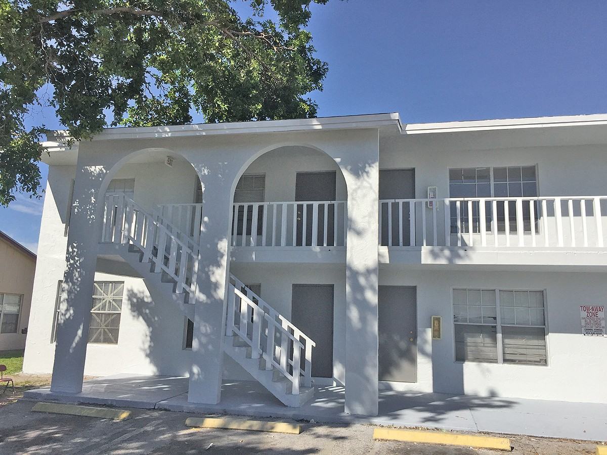 1441 NW 22nd Street - Photo 3 of 18