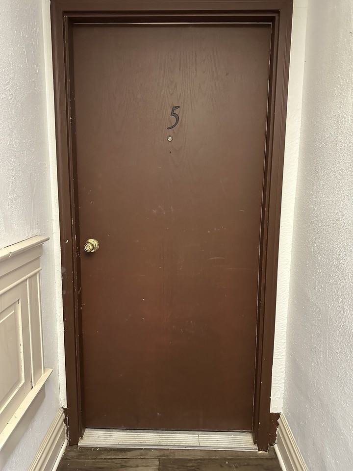 304 West Huron Avenue - Photo 3 of 12