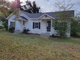 featured image of 611 Broad Creek Loop Rd