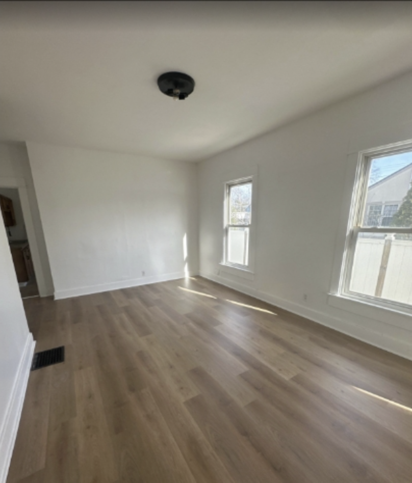 1713 Mack Avenue - Reef Capital - Photo 3 of 10