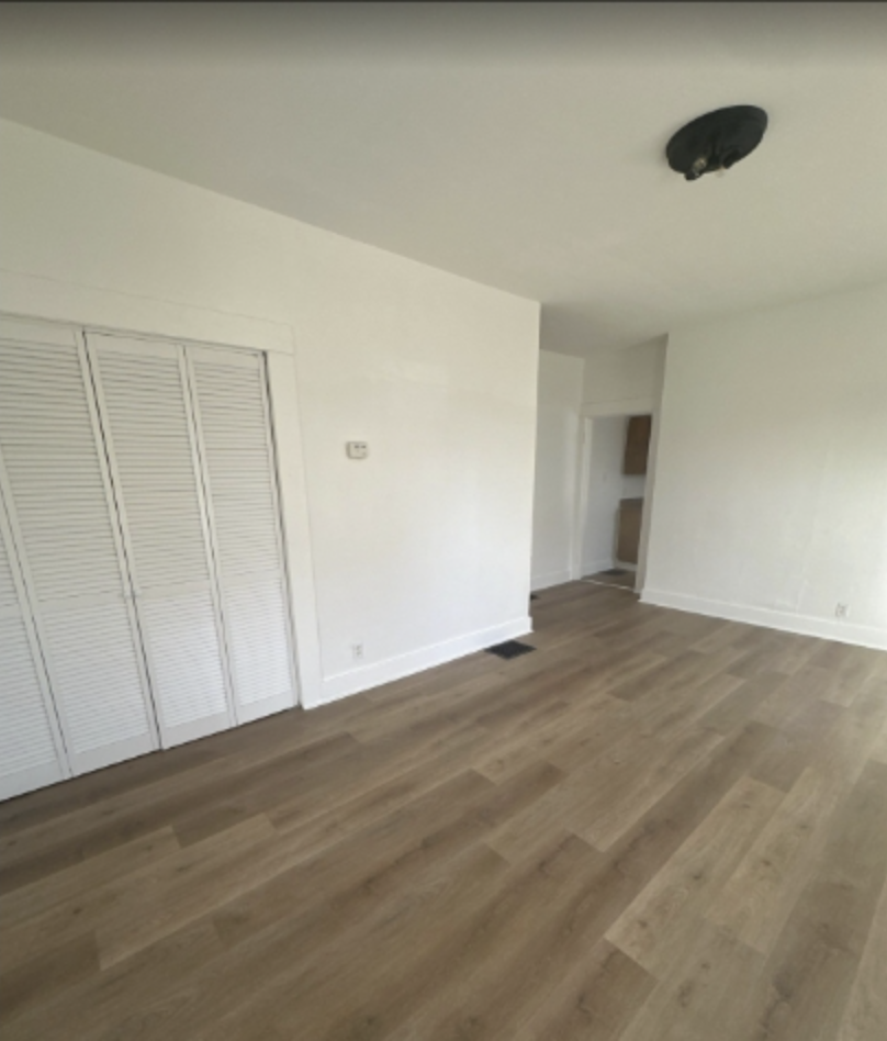 1713 Mack Avenue - Reef Capital - Photo 4 of 10