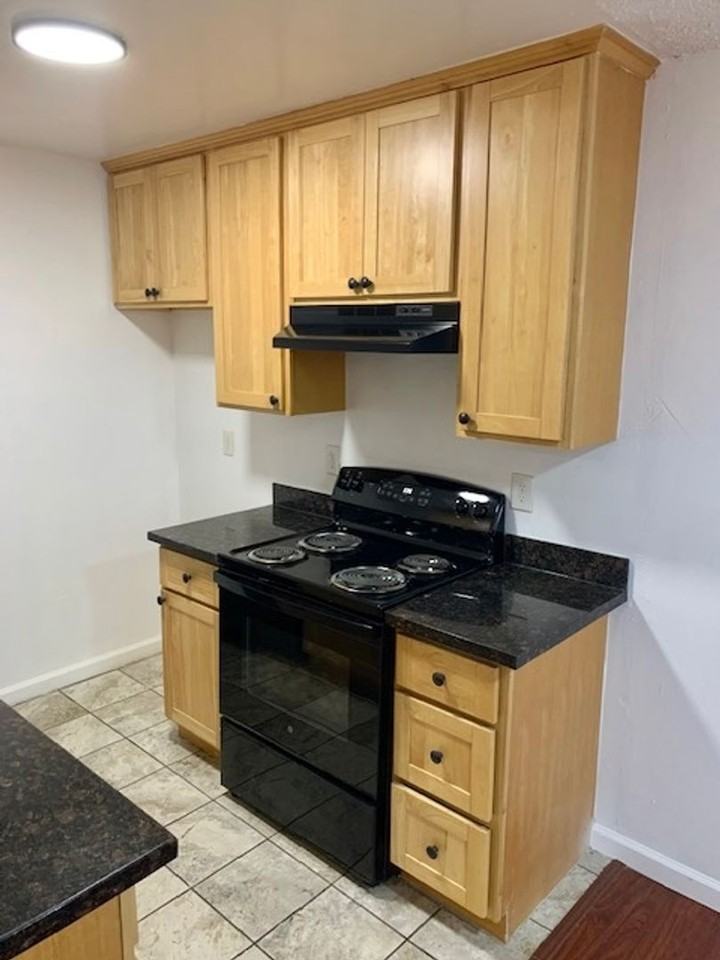 423 Gregory Ln #30 - Photo 7 of 24