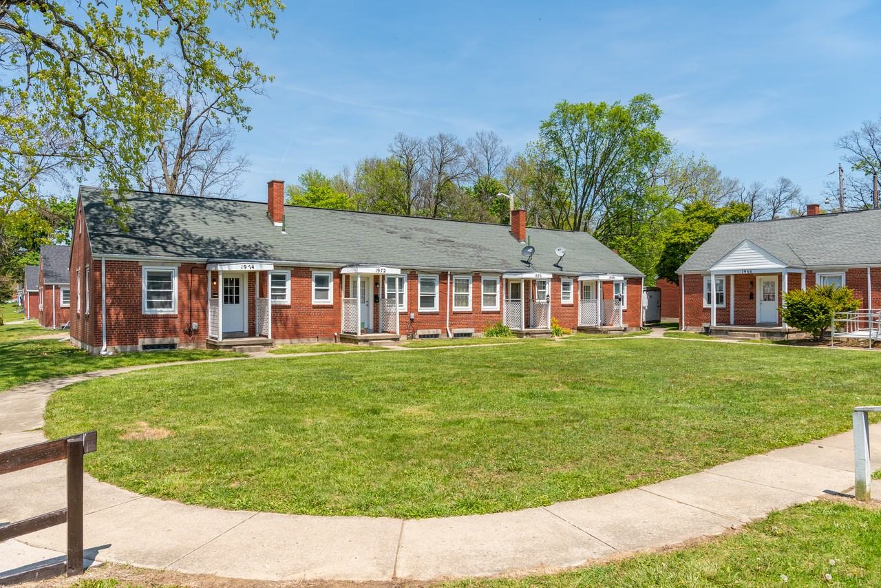 Colonial Village Apartments - Photo 2 of 39