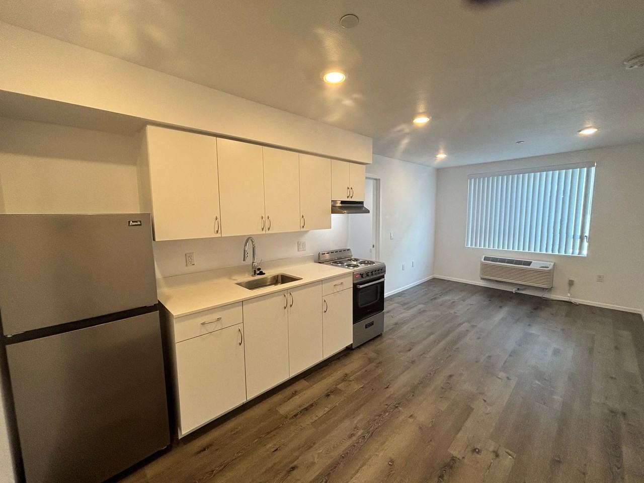 4238 S. Western Ave. - Photo 2 of 8