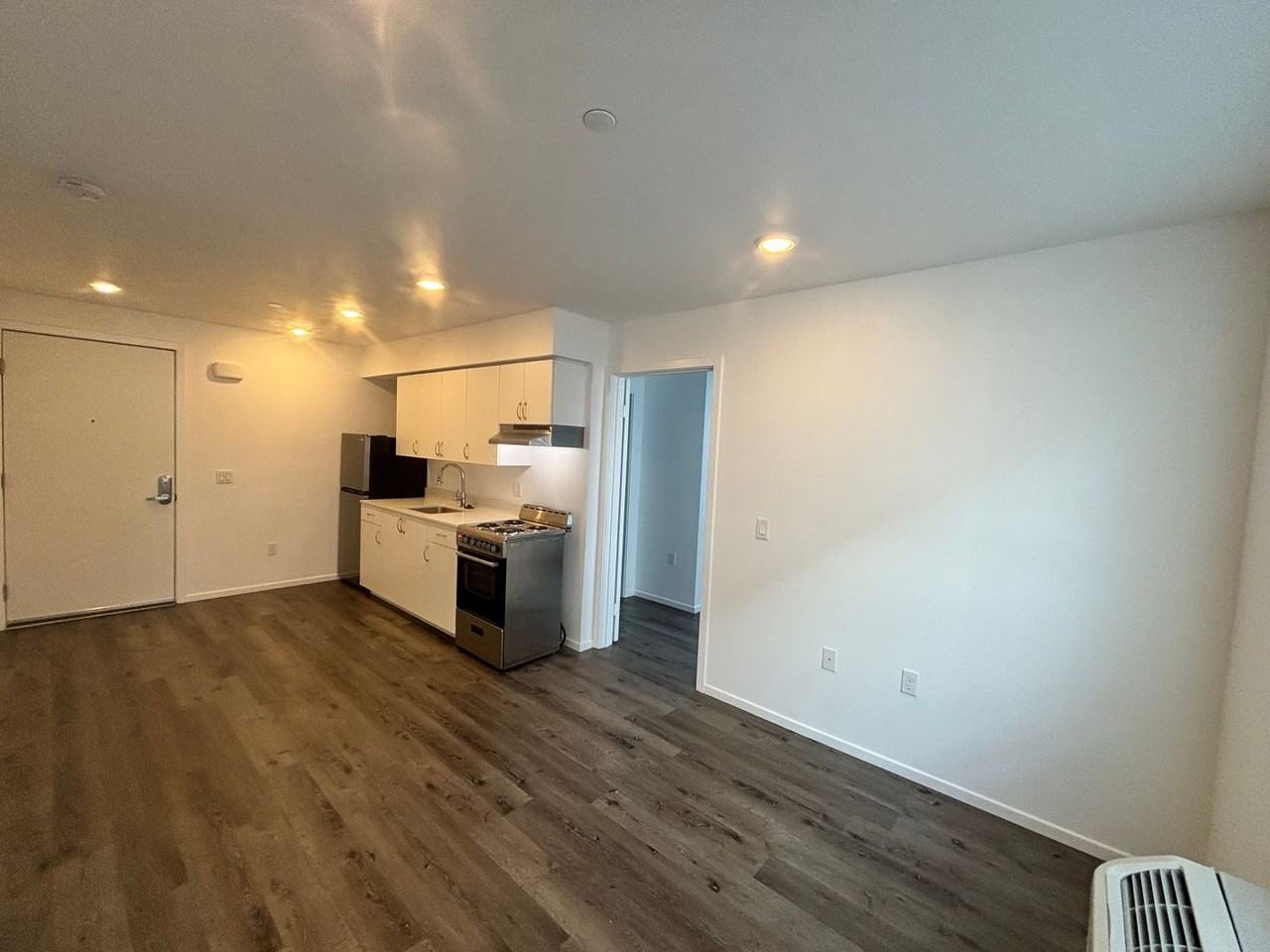 4238 S. Western Ave. - Photo 5 of 8