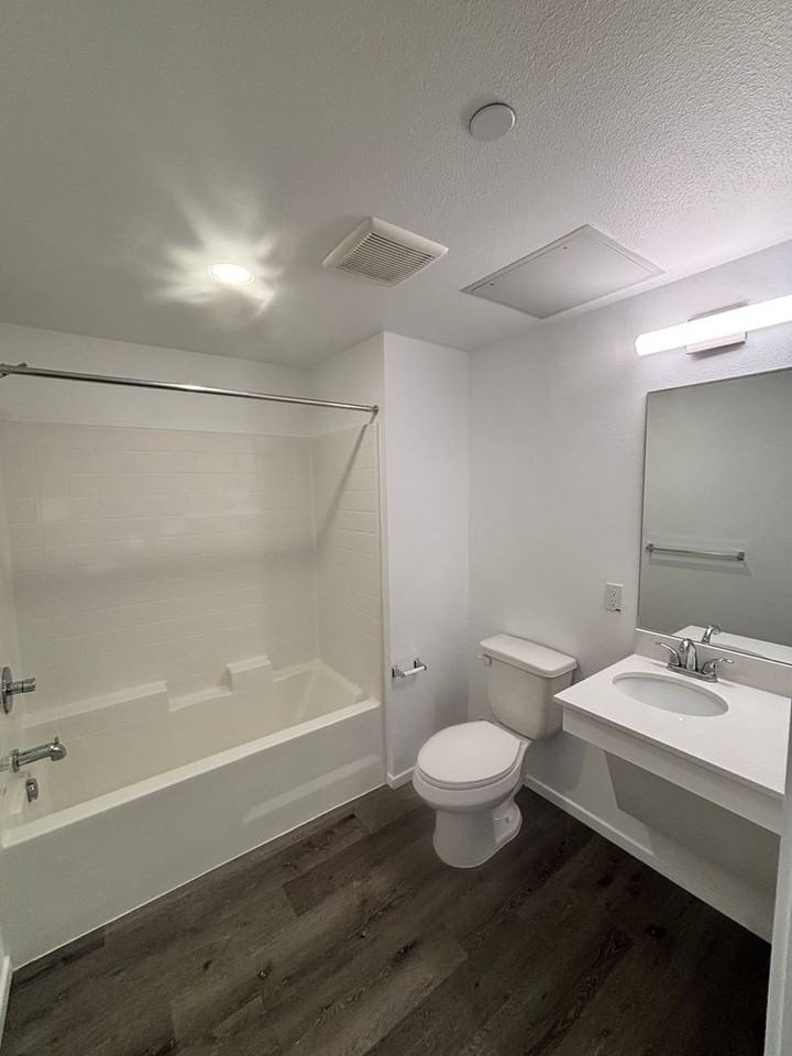 4238 S. Western Ave. - Photo 6 of 8