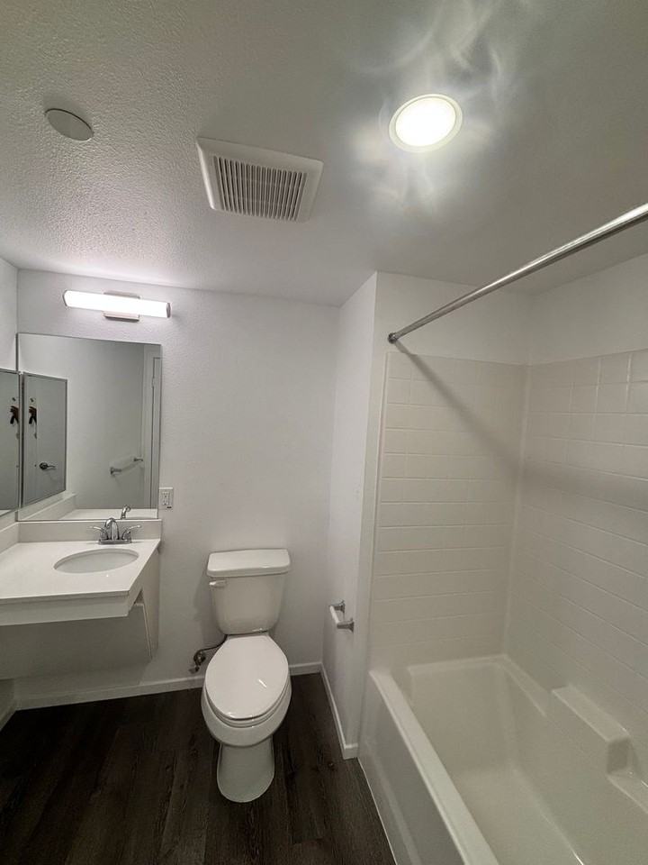 4238 S. Western Ave. - Photo 7 of 8