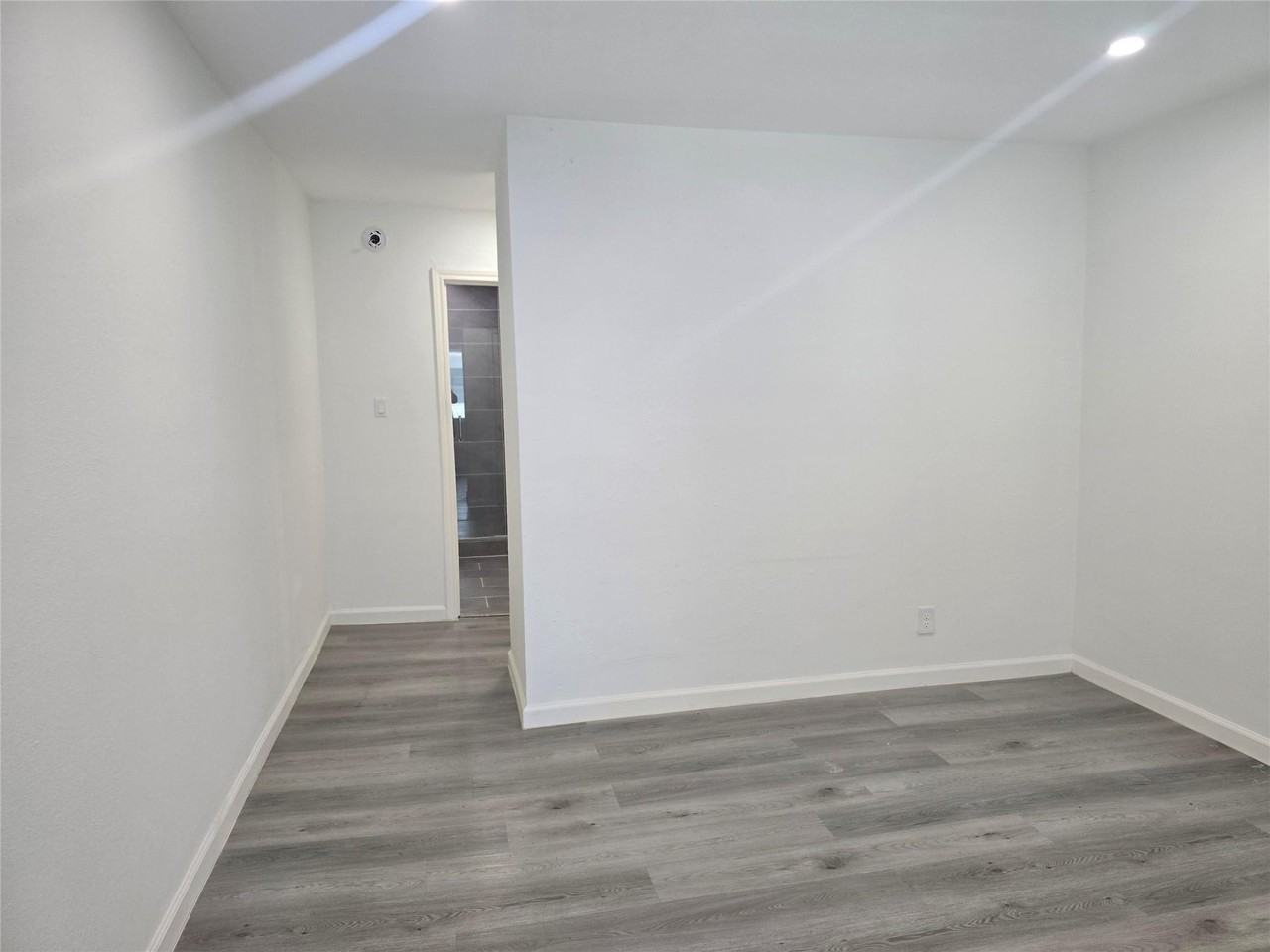 712 Ball St - Photo 4 of 8