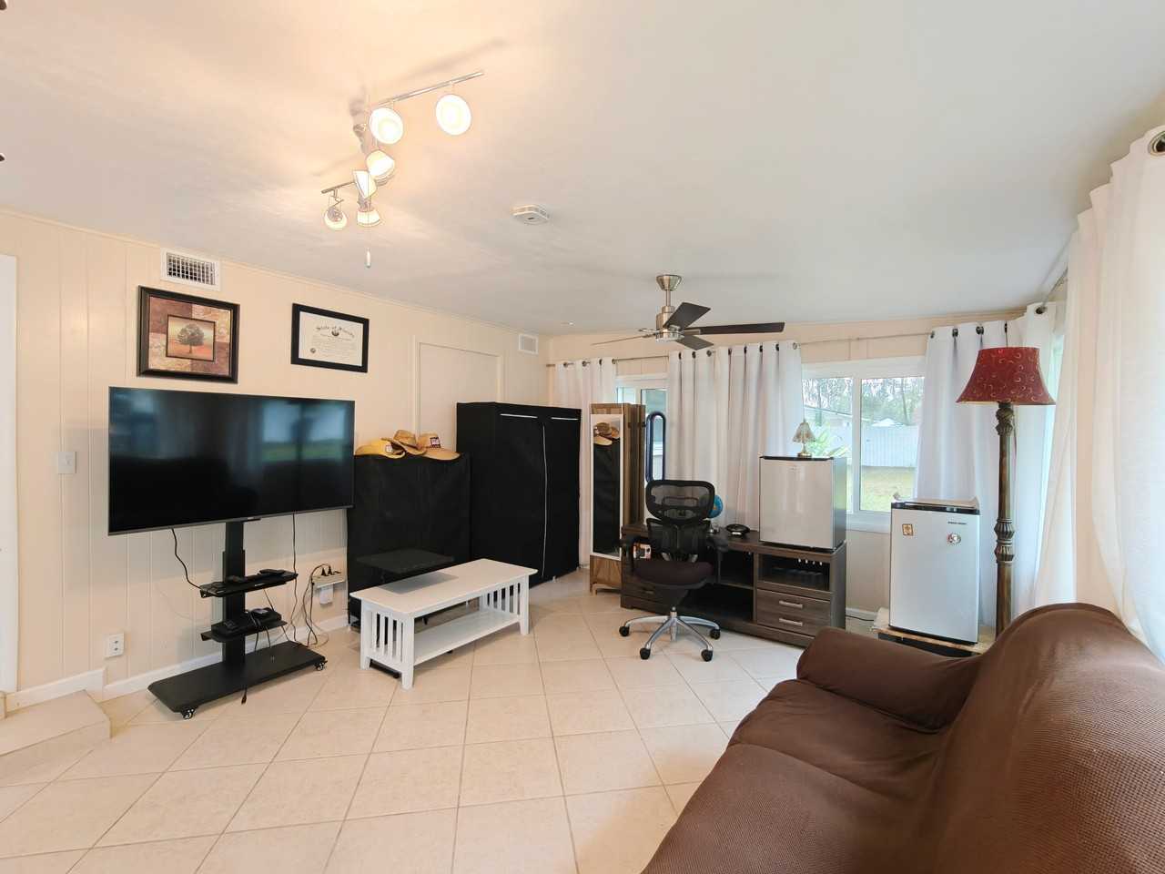 2305 Northwest 48th Terrace - Photo 7 of 50