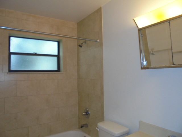 Regent Park 660 - Photo 5 of 36