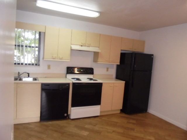 Regent Park 660 - Photo 7 of 36