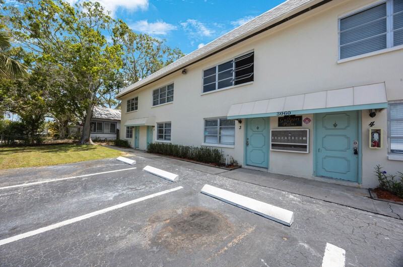 3060 Clinton Street South - Photo 2 of 20