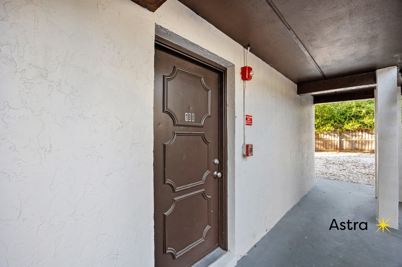 3111 West Horatio Street - Photo 2 of 13