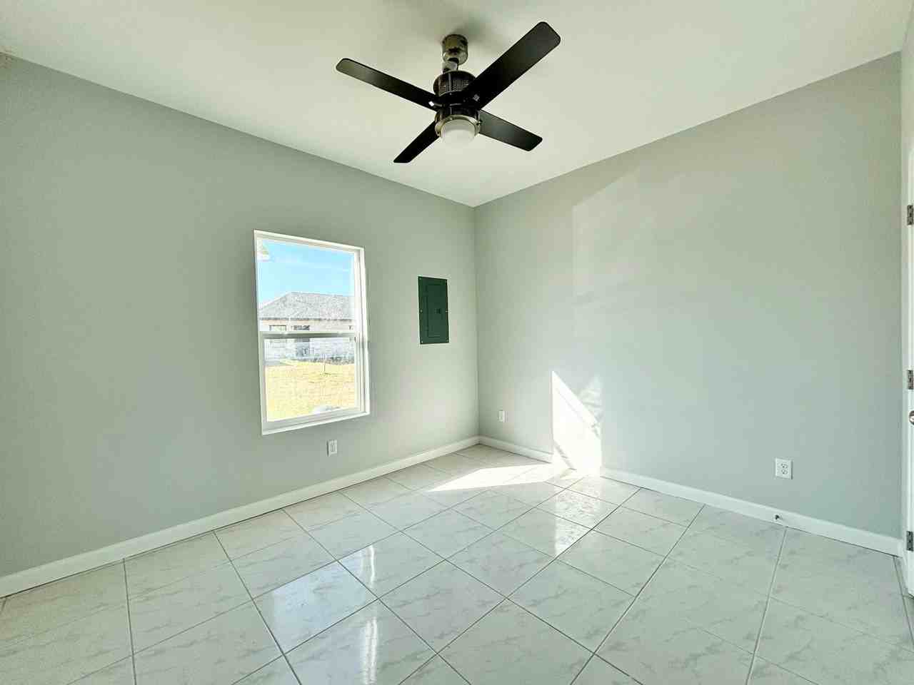 1503 West Saint Francis Avenue - Photo 2 of 10