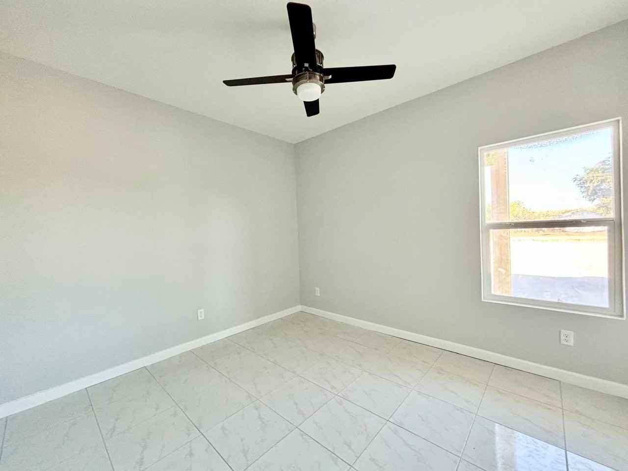 1503 West Saint Francis Avenue - Photo 5 of 10