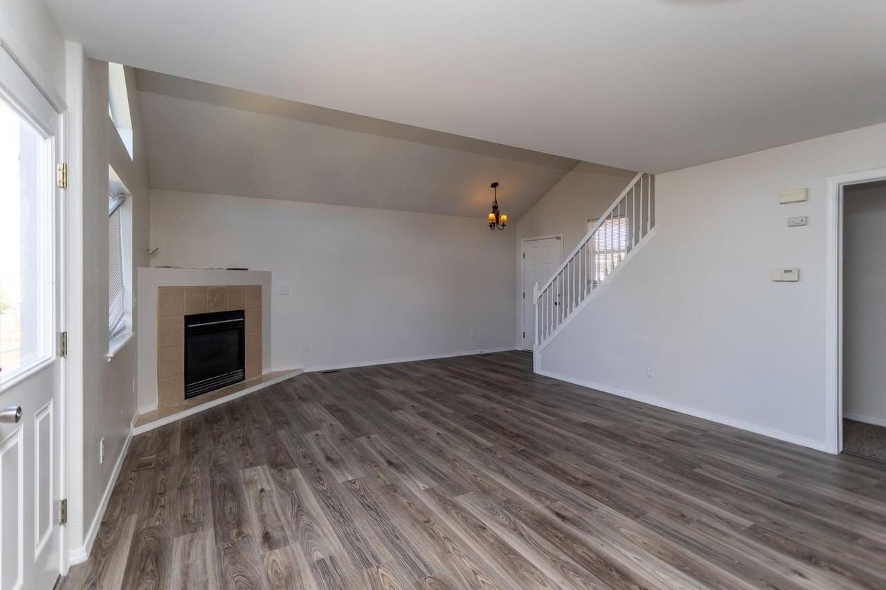 2146 Sage Grouse Ln - Photo 5 of 32